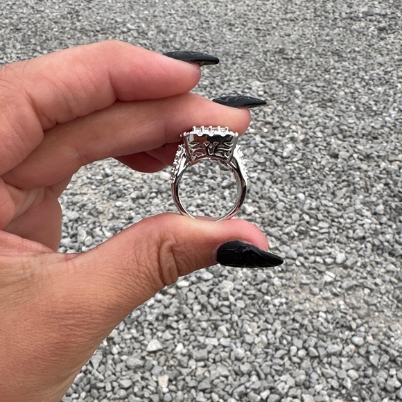 New S925 Elegant Silver Square Ring - Picture 5 of 11